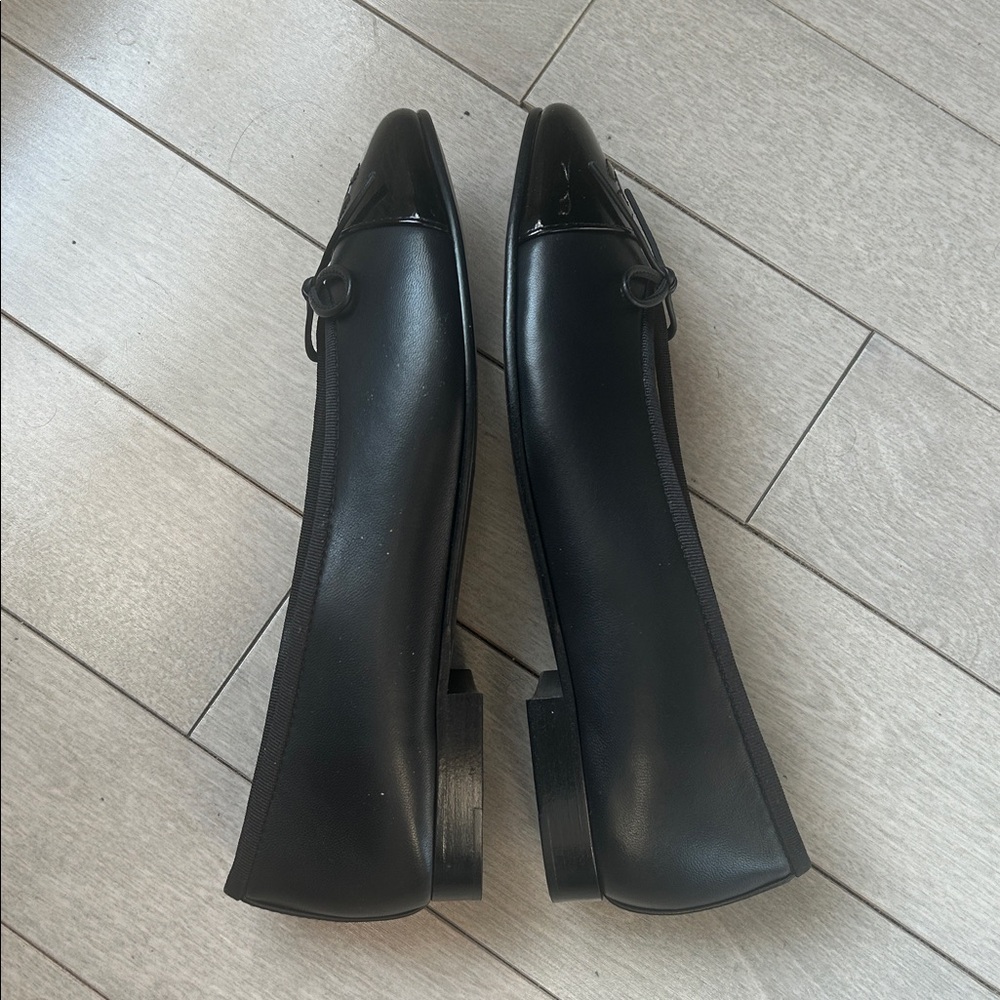 CHANEL Black Leather Cap-Toe Ballet Flats with CC Logo - Picture 10 of 12